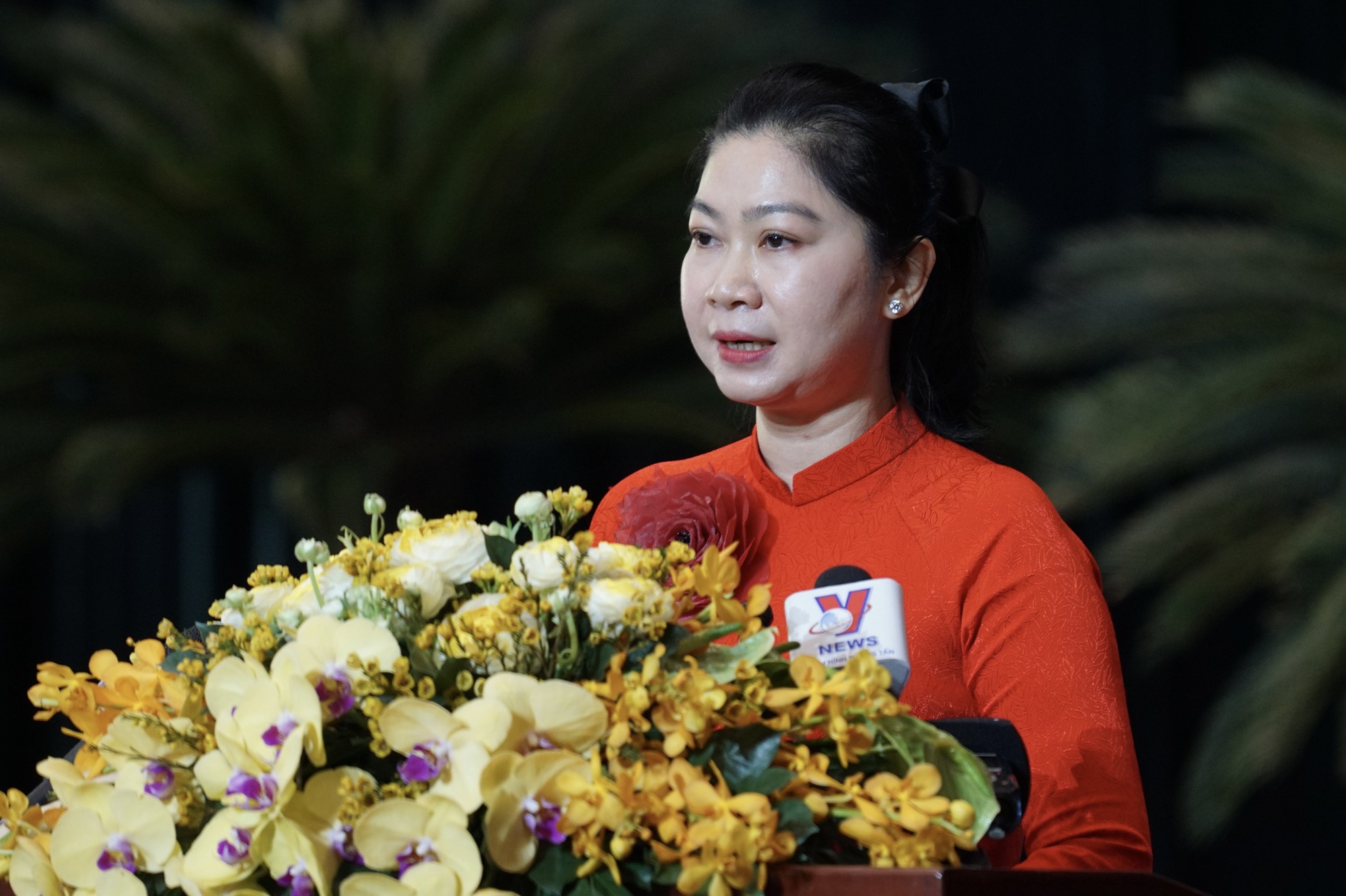 Phó Chủ tịch UBND quận Tân Bình Thái Thị Lan Chi phát biểu tại hội nghị (Ảnh: Hoàng Hùng).